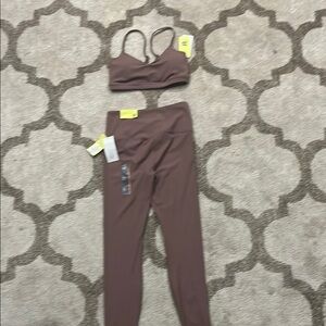 Sporty brand new Brown Sports Bra and Leggings Set brand name